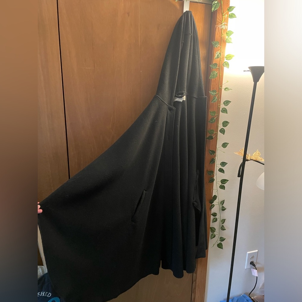 Appleseed’s One-Size Hooded Black Cloak